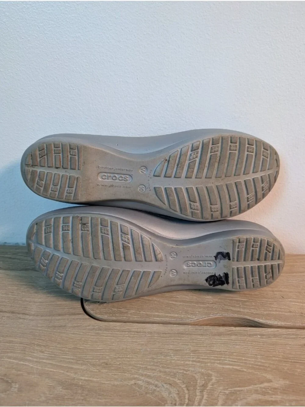 Women's CROCS Lily Bow Slip On Rubber Platform Flats Sz 10 Gray Silver
